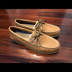 SPERRY topsider boat shoes